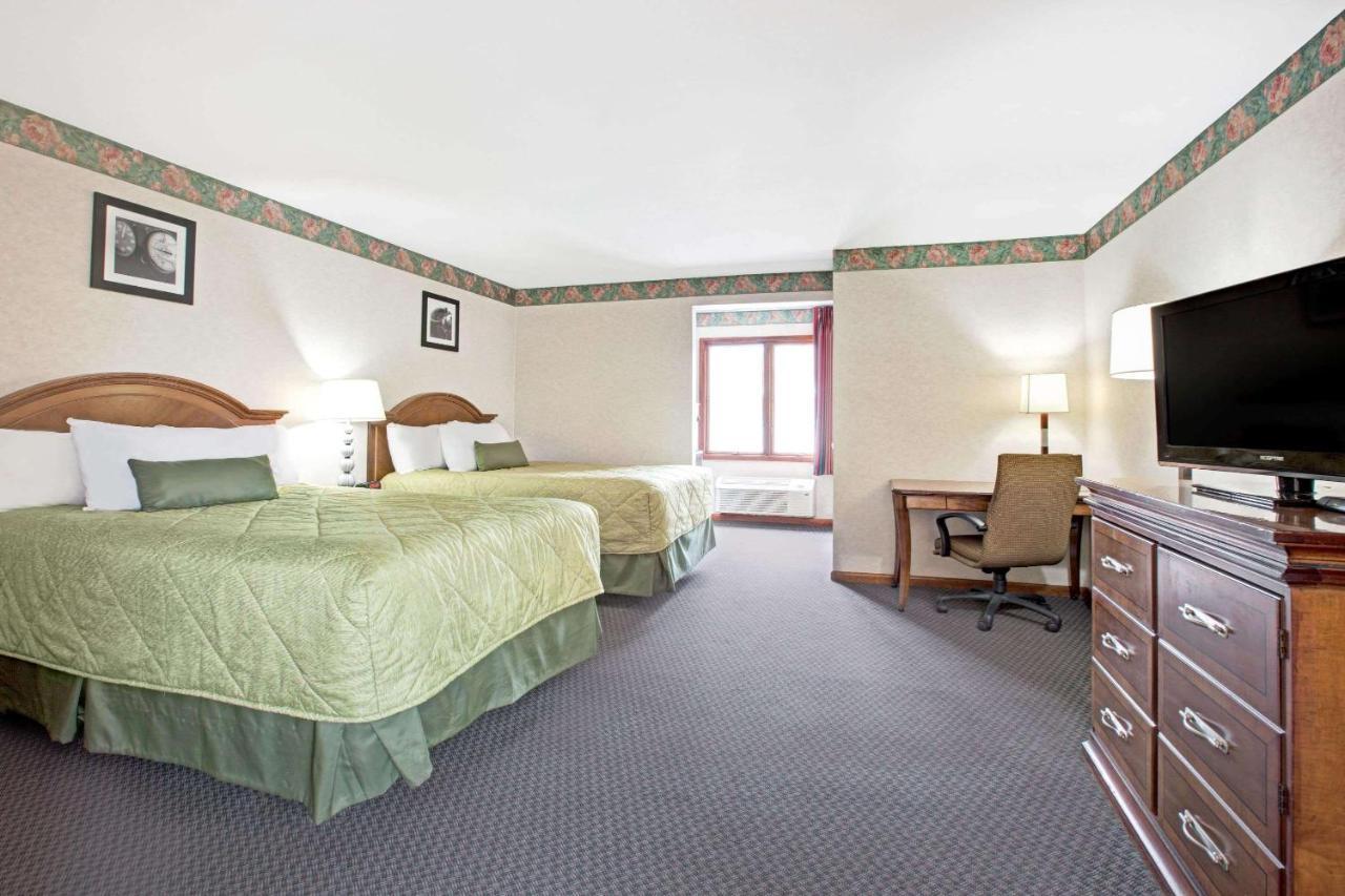 מלון Ramada By Wyndham פלמינגטון מראה חיצוני תמונה